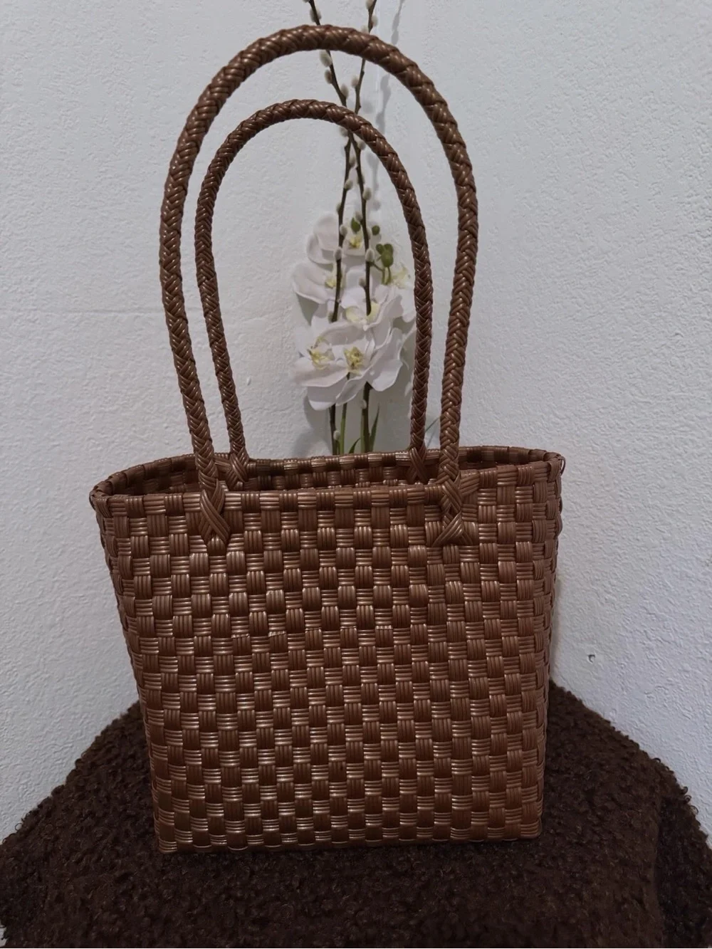 N/A handwoven tote